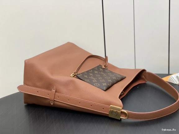 LOUIS VUITTON Jh-31*35*18CM Low Hobo Key 0205